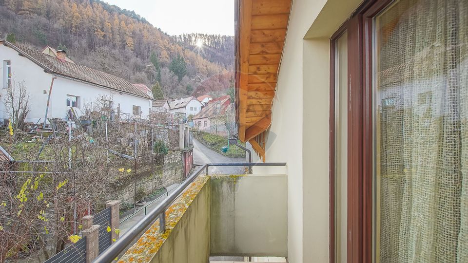 Casă  de inchiriat, Schei