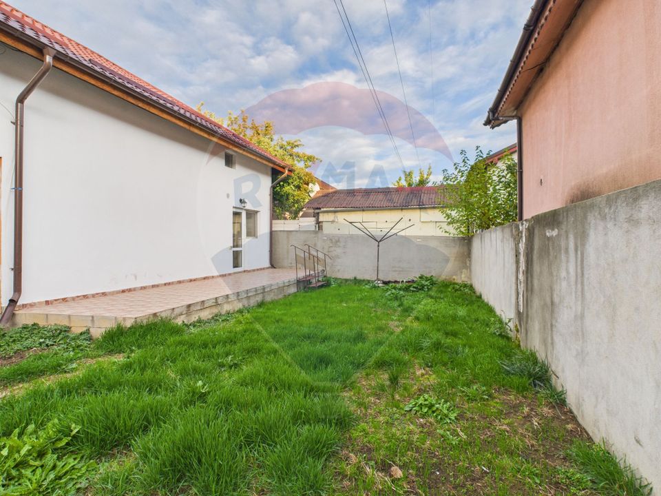 6 room House / Villa for sale, Est area