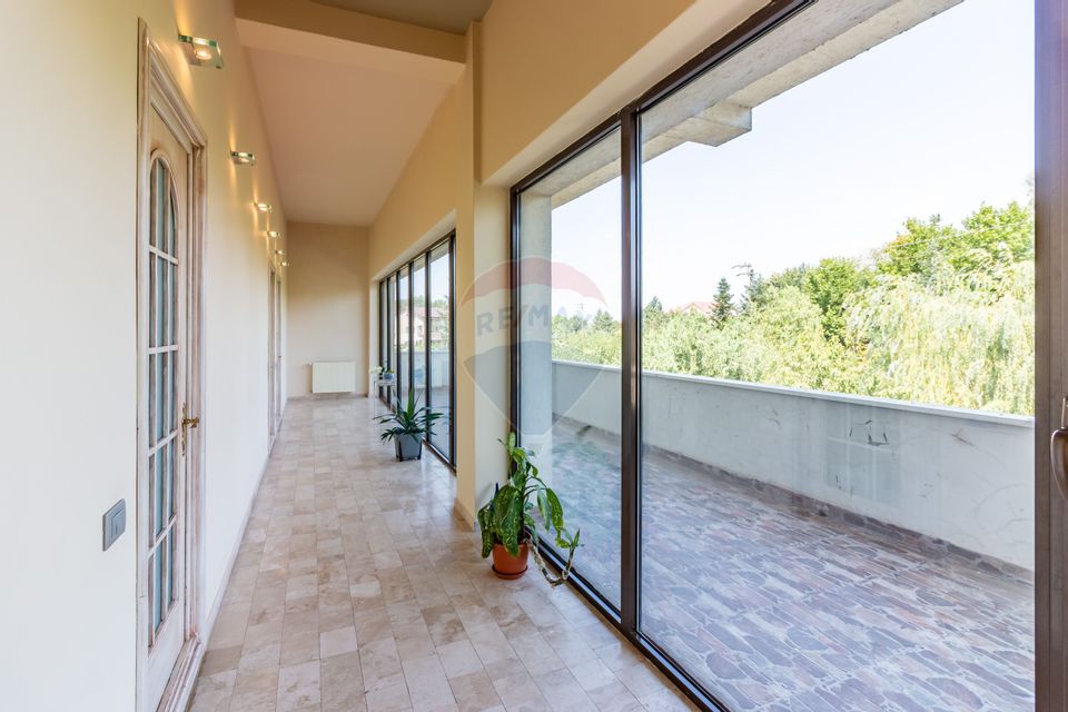 Villa for sale Laguna Albastra Corbeanca 5 rooms I 1000 sqm courtyard