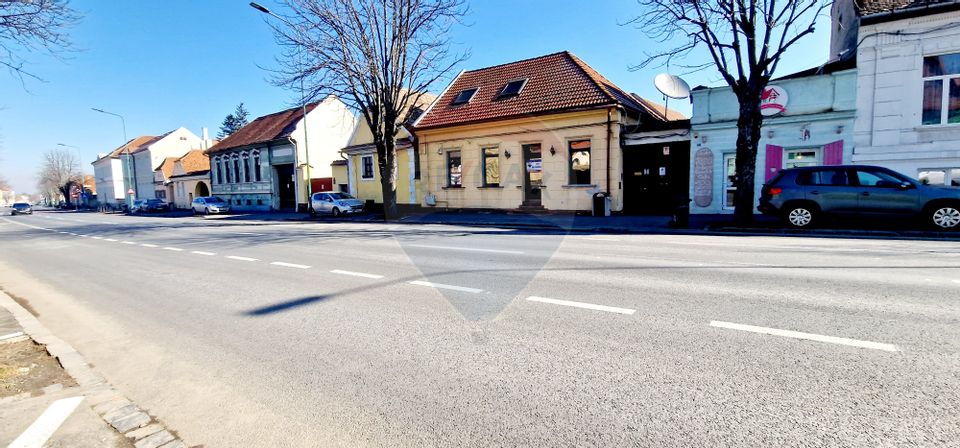 80sq.m Commercial Space for rent, Brasovul Vechi area