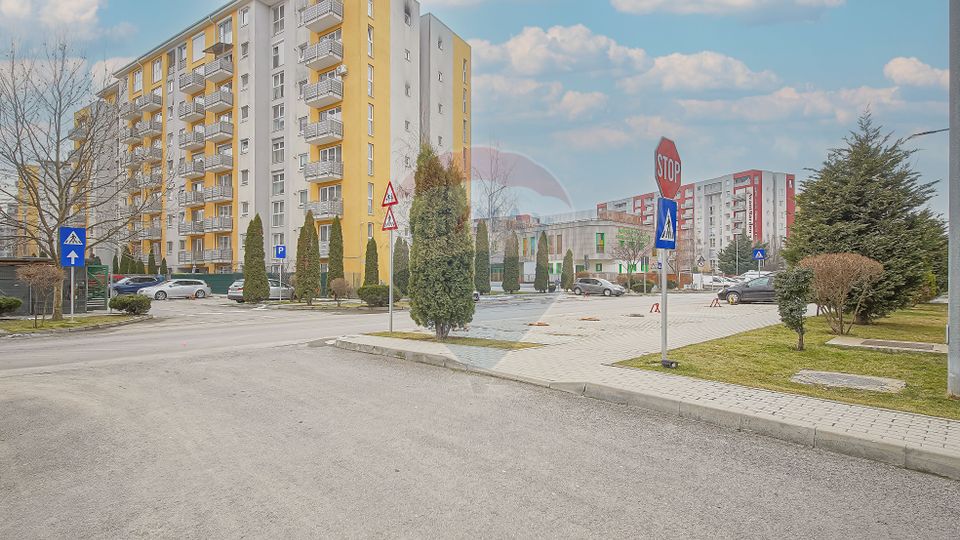 COMMISSION 0| 3 BEDROOMS|2 BATHROOMS| PREMIUM FURNISHED|14 MP BALCONY