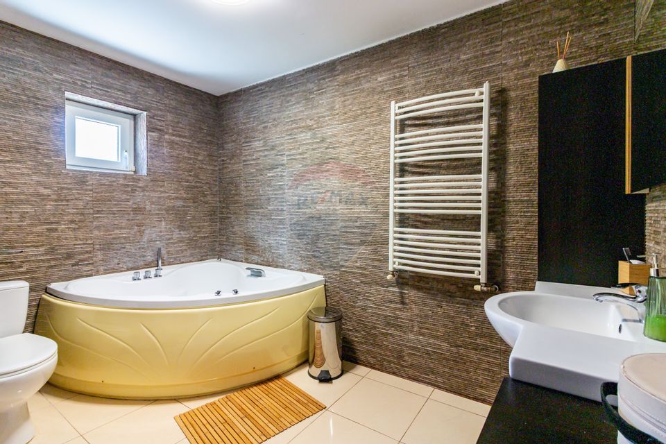 A House Like Home, beautiful courtyard 1950sqm, near the Green Quarter