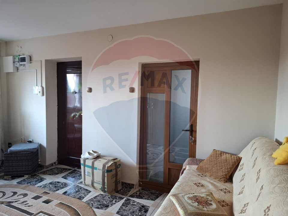 Casă / Vilă cu 6 camere de vânzare în zona Calea Severinului