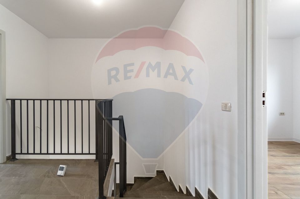 8 room House / Villa for sale