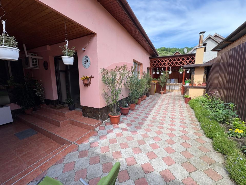 Casă in zona Mosnei, Str. Stejarului,  la cheie