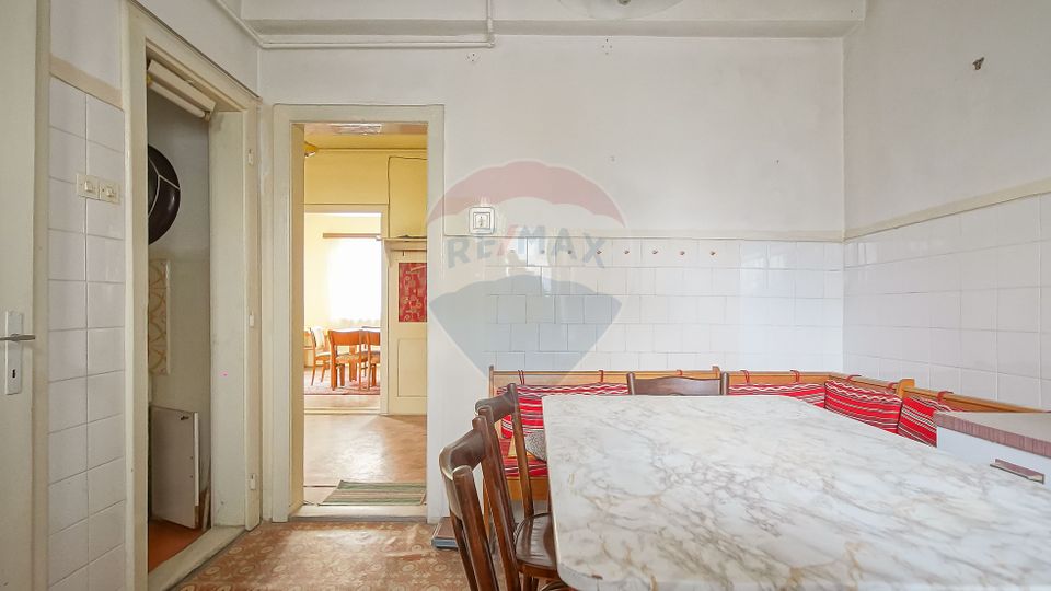 Apartament cu 3 camere de vânzare în zona Centrul Civic