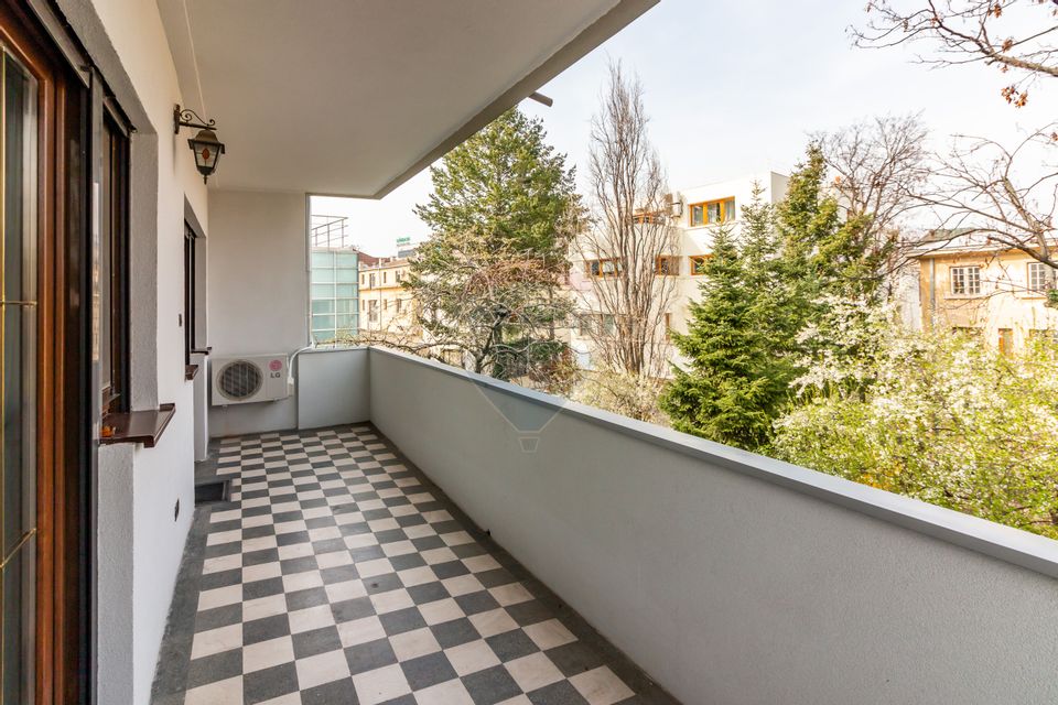 Apartament cu 4 camere de vânzare Aviatorilor/Aleea Modrogan