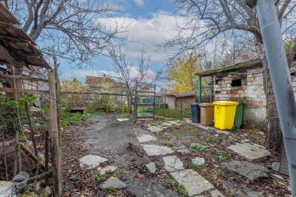 Casa cu teren 454 mp - oportunitate in Bujac