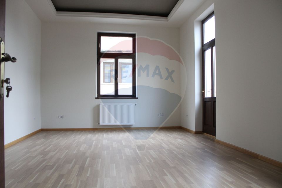 123sq.m Office Space for rent, Central area