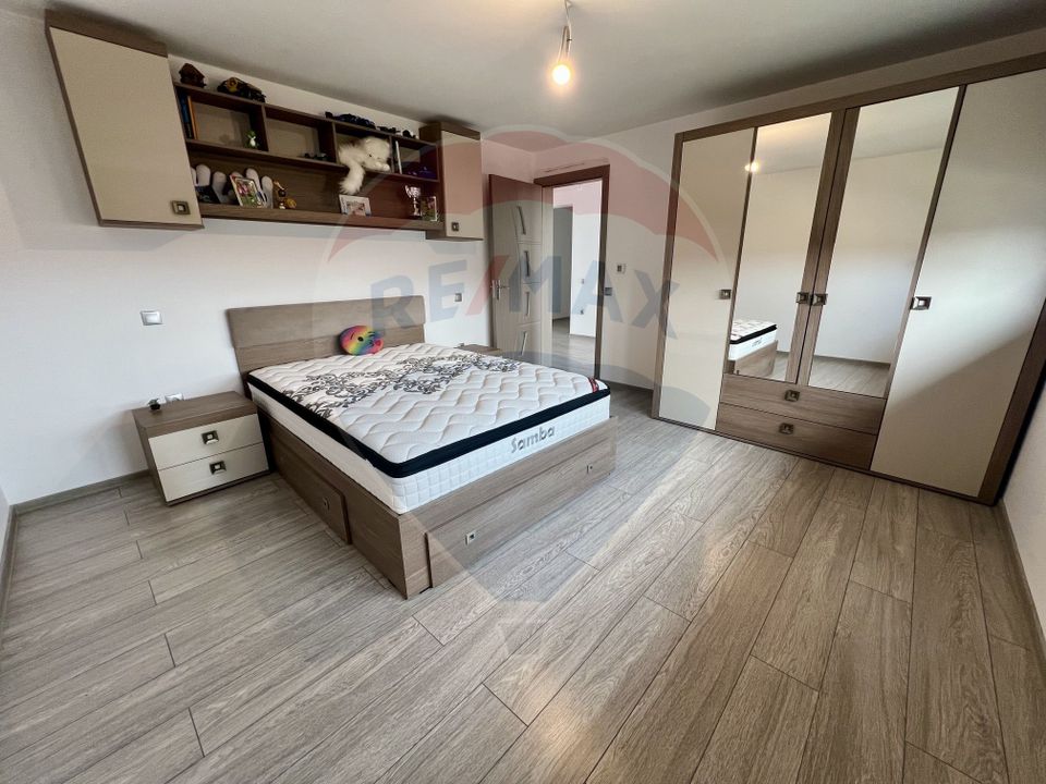 8 room House / Villa for sale