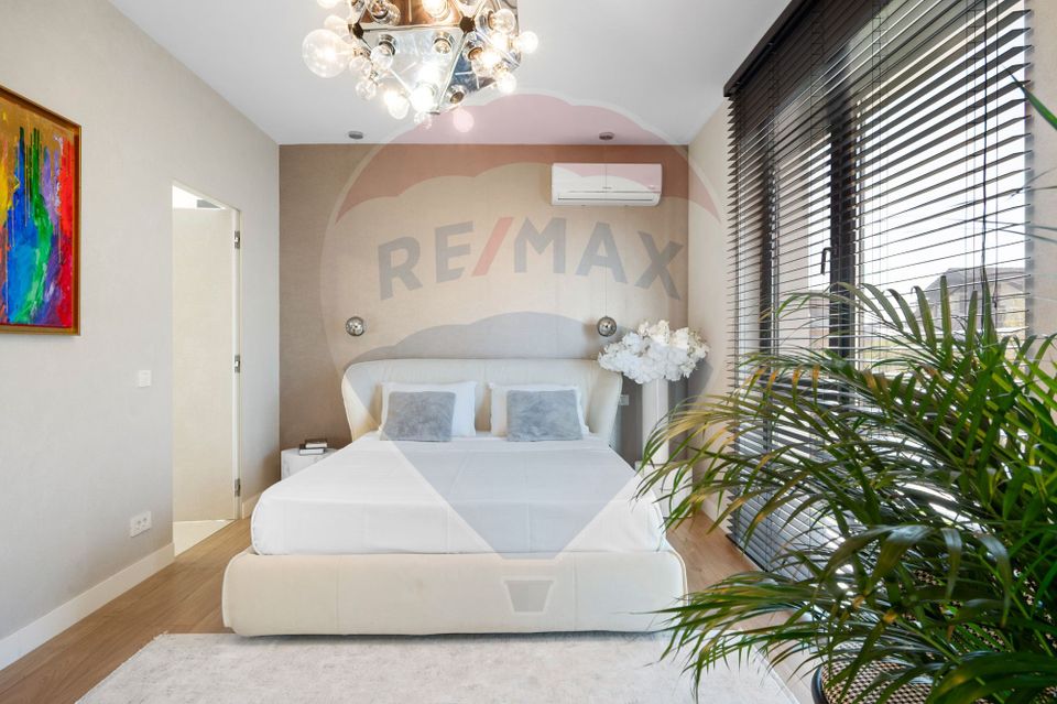 Bright, furnished and equipped villa Corbeanca / pool complex