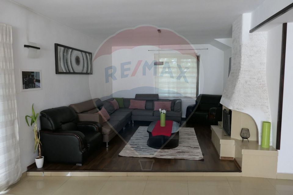 Vilă cu 10 camere de vânzare în zona Centrala