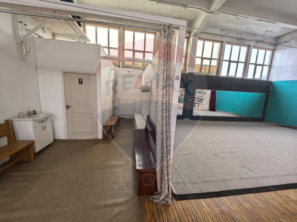 Spațiu de închiriat pt sala dansuri, gimnastica, sala sport -- 220mp