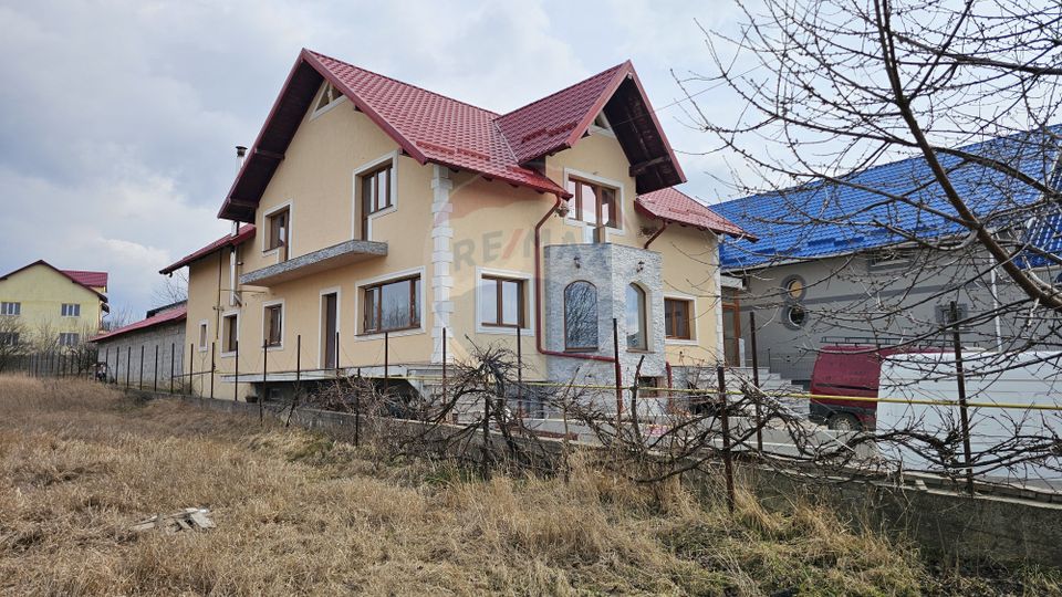 6 room House / Villa for sale