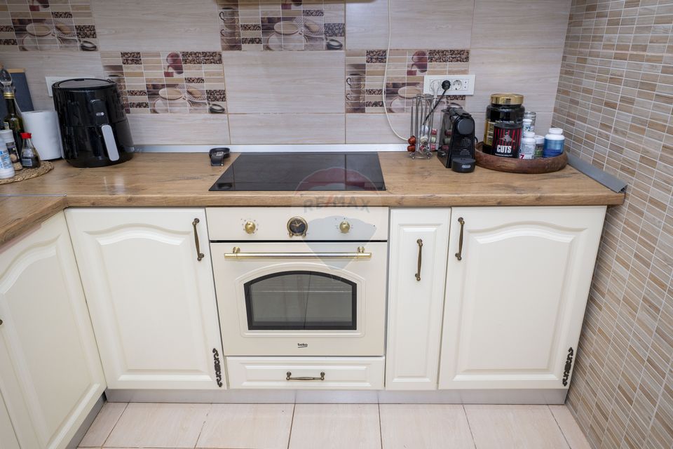 Vila 5 camere complet mobilata, foișor, teren generos