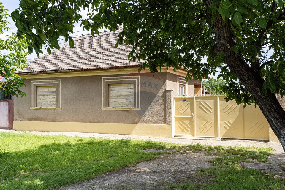 4 room House / Villa for sale, Periferie area