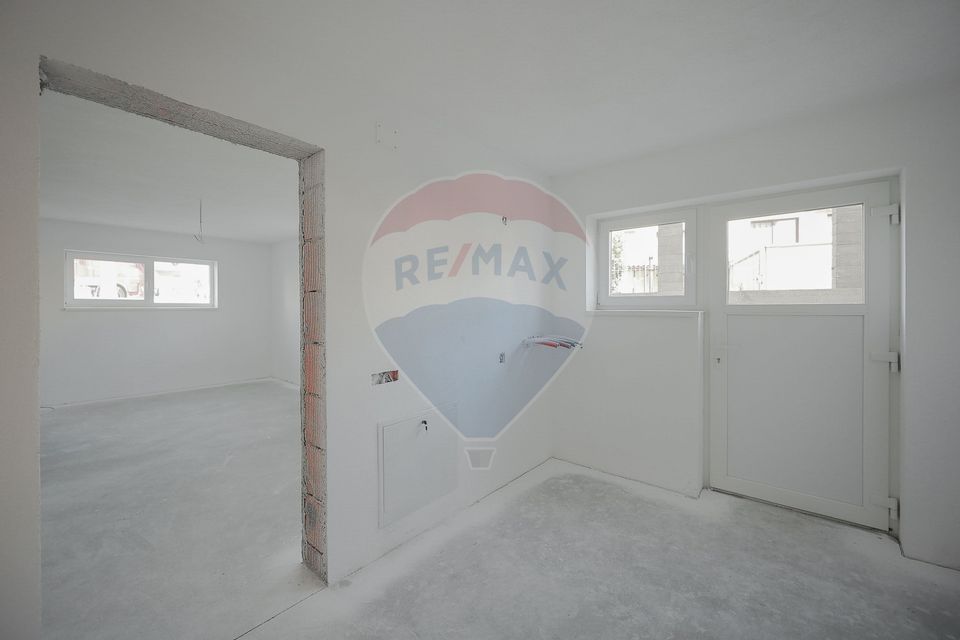 Casă nouă cu 3 Dormitoare, de Vânzare, zona Ioșia