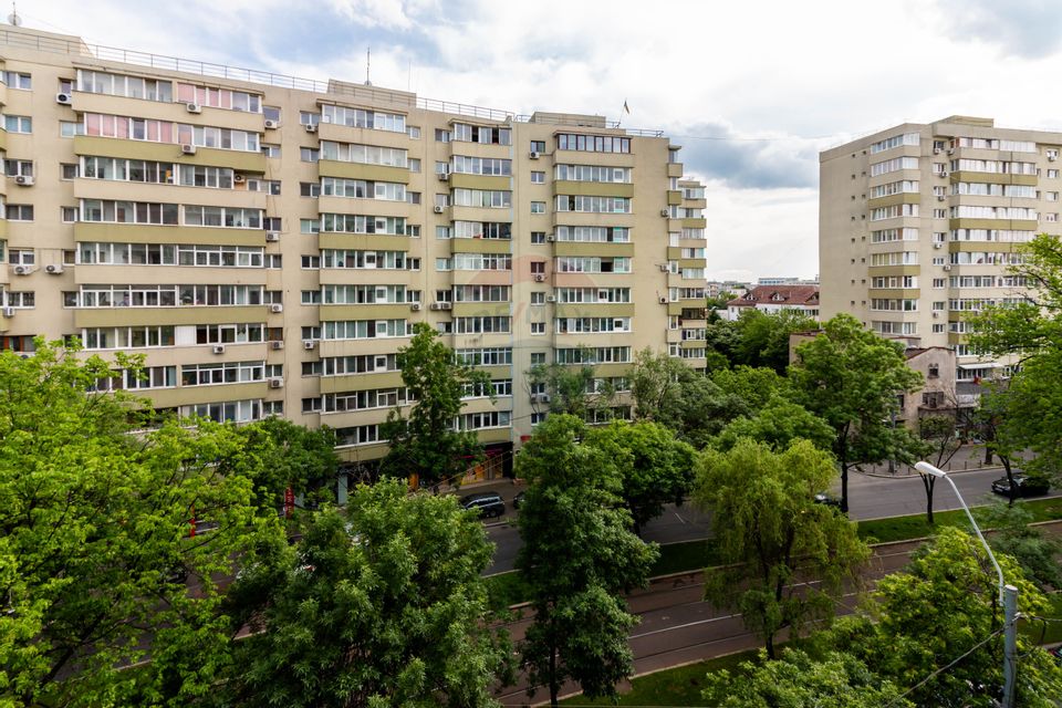 Apartament cu 3 camere decomandat Piata Victoriei/Titulescu