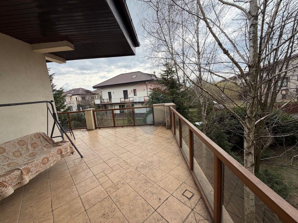 9 room House / Villa for sale