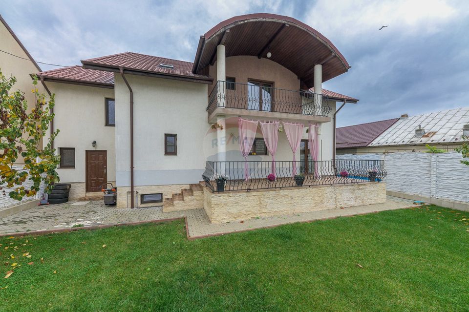 DE VANZARE  Vila cu piscina Zona Colentina