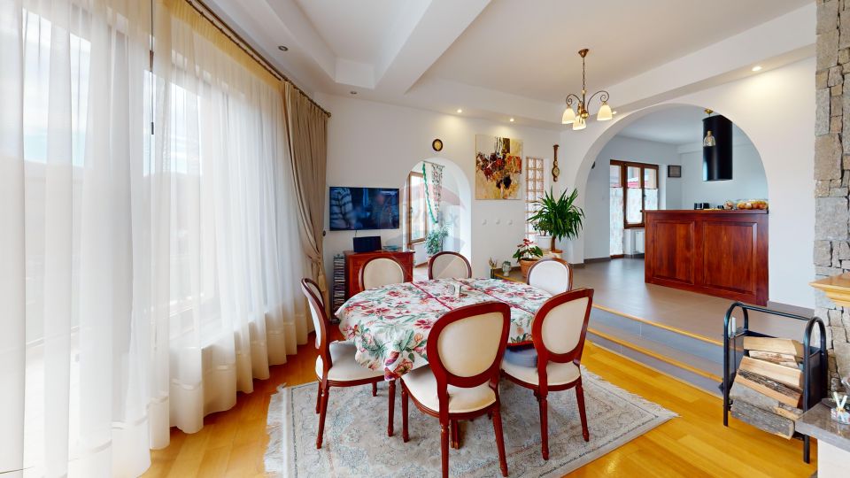 5 room House / Villa for sale