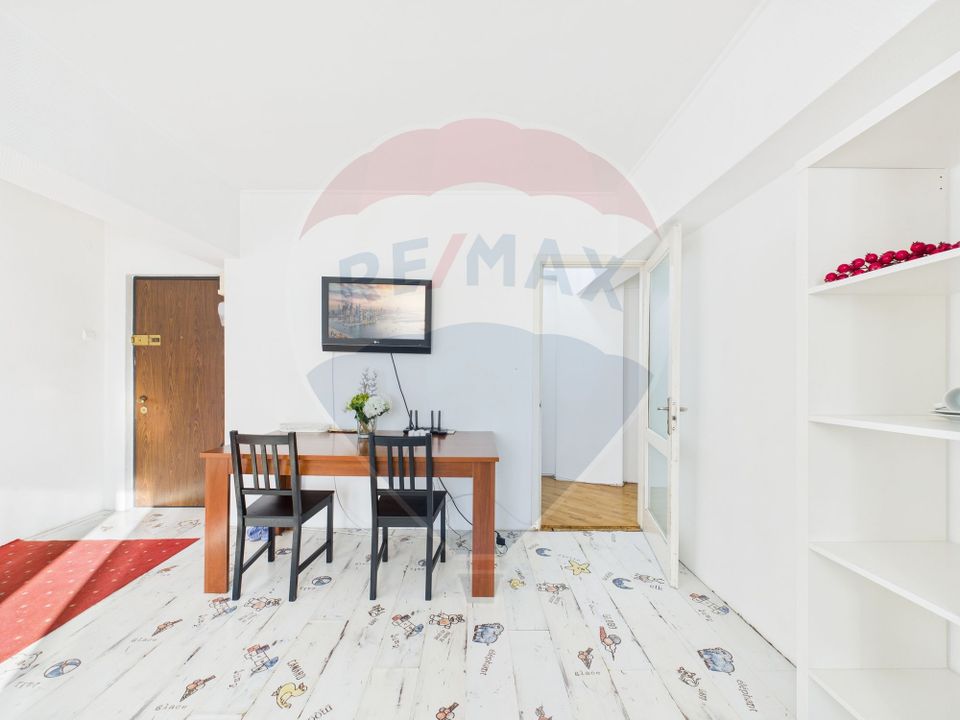 Apartament cu 2 camere de vanzare in Calea Victoriei nr 1