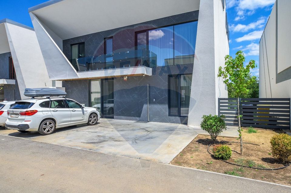 6-room smart villa with rooftop pool – for rent