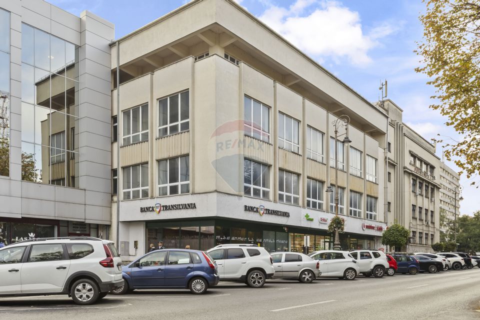 Cladire unica cu destinatii multiple de vanzare Ultracentral Arad