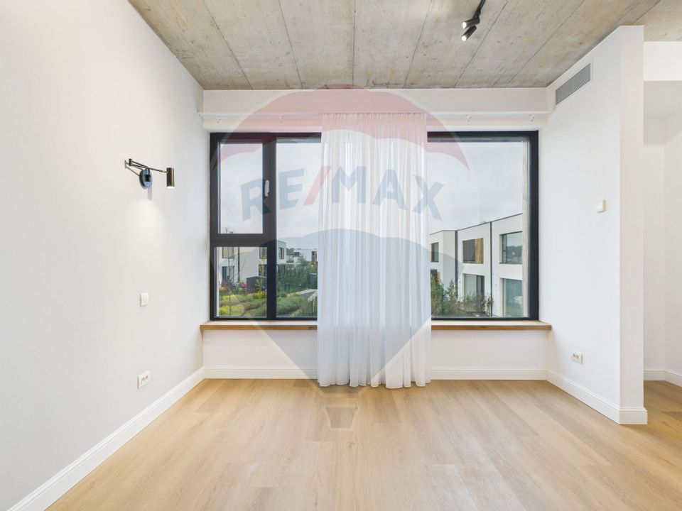 Vila luminoasa cu 4 camere si panouri solare in Amber FOREST Tunari