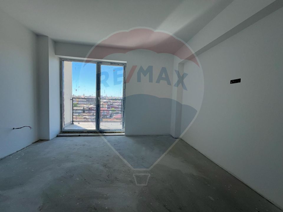 Apartament cu 3 camere de vanzare- zona centrala, bloc nou