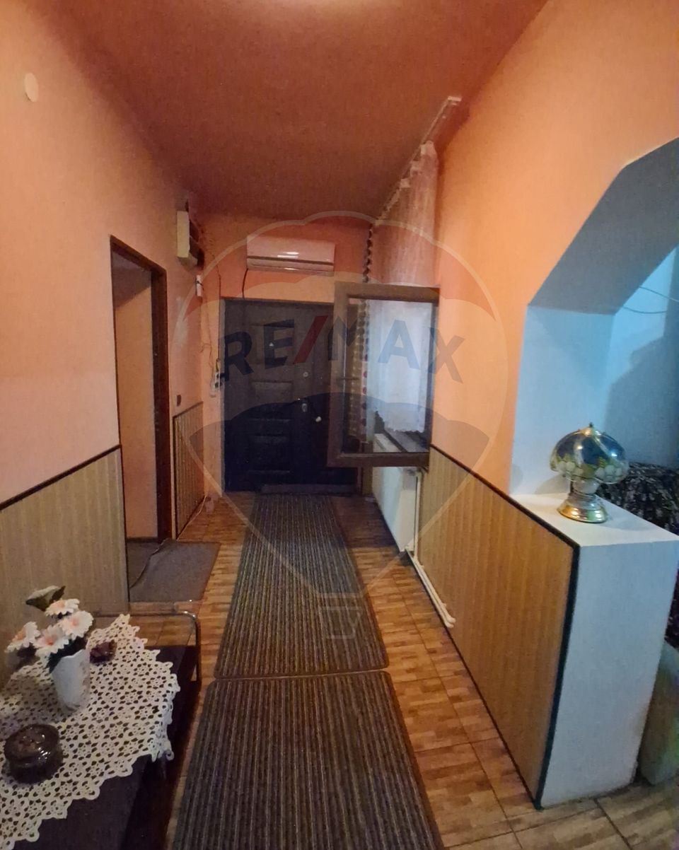 Casă spațioasă de vânzare în zona metropolitană, Fughiu