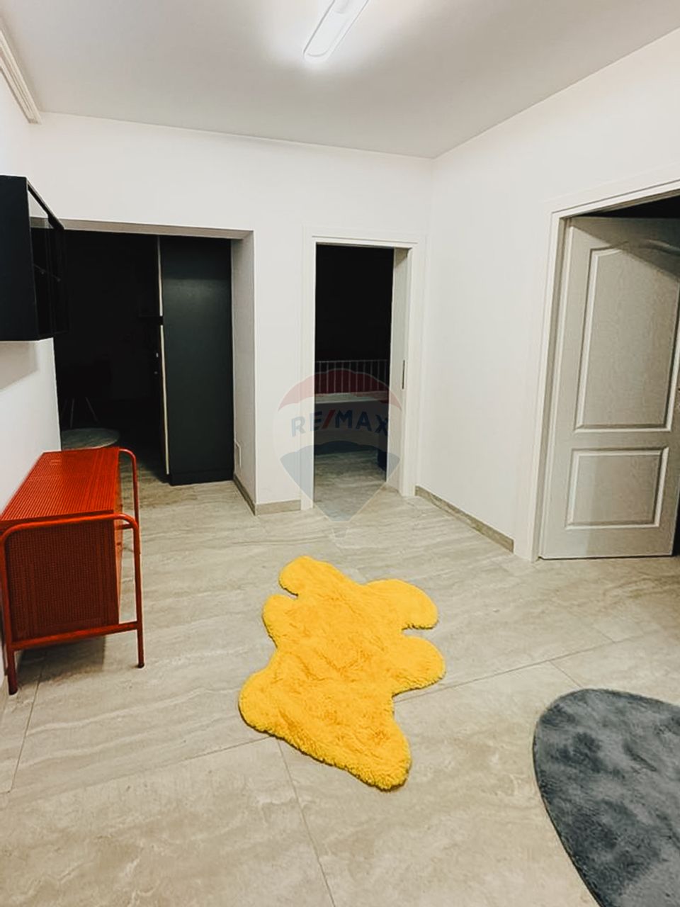 Apartament cu 3 camere de vânzare în zona Central