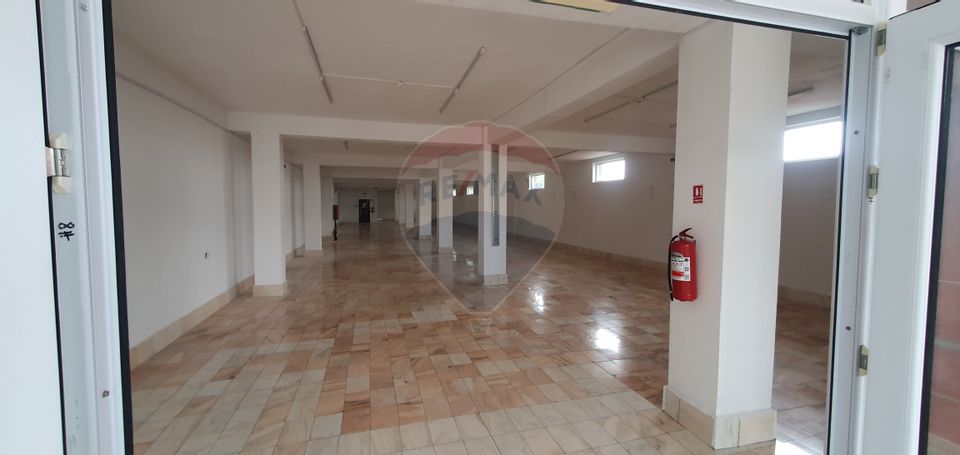 1,300sq.m Commercial Space for rent, Ultracentral area