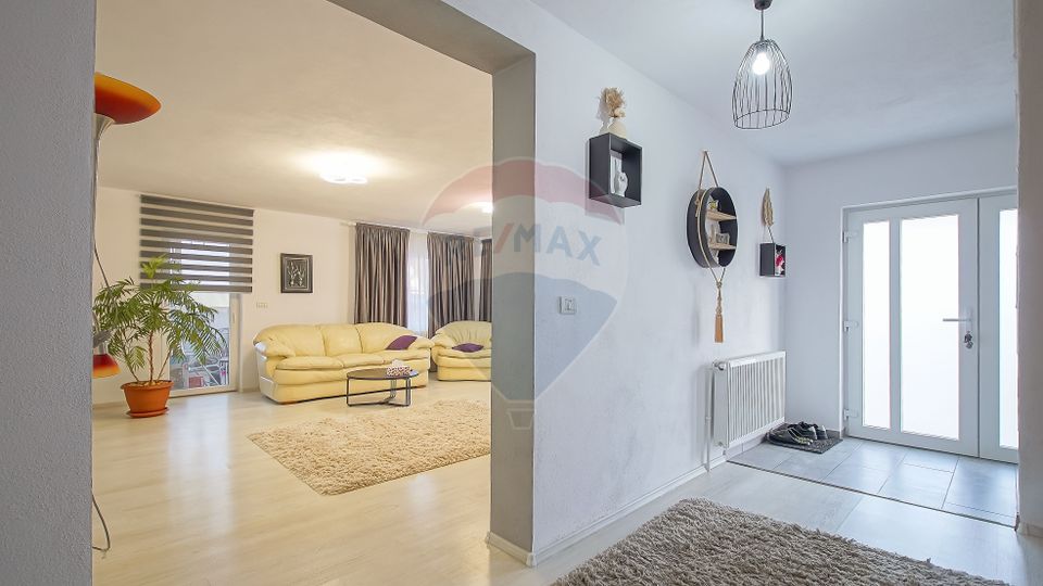 Comision zero, casa individuala + cabana A frame in Bod, la intrare