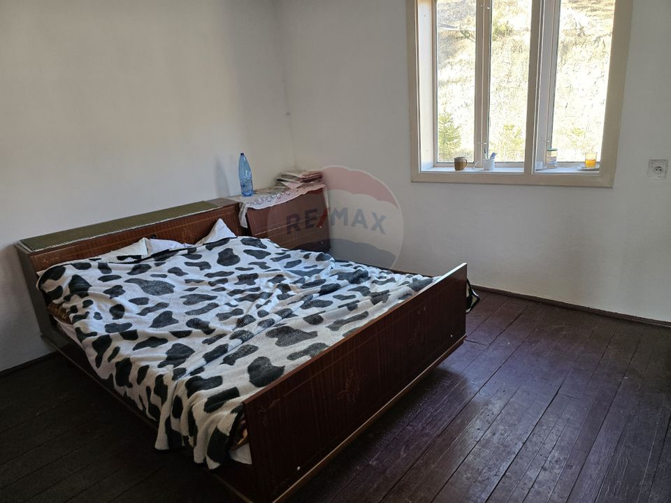 Casă / Vilă cu 5 camere de vânzare