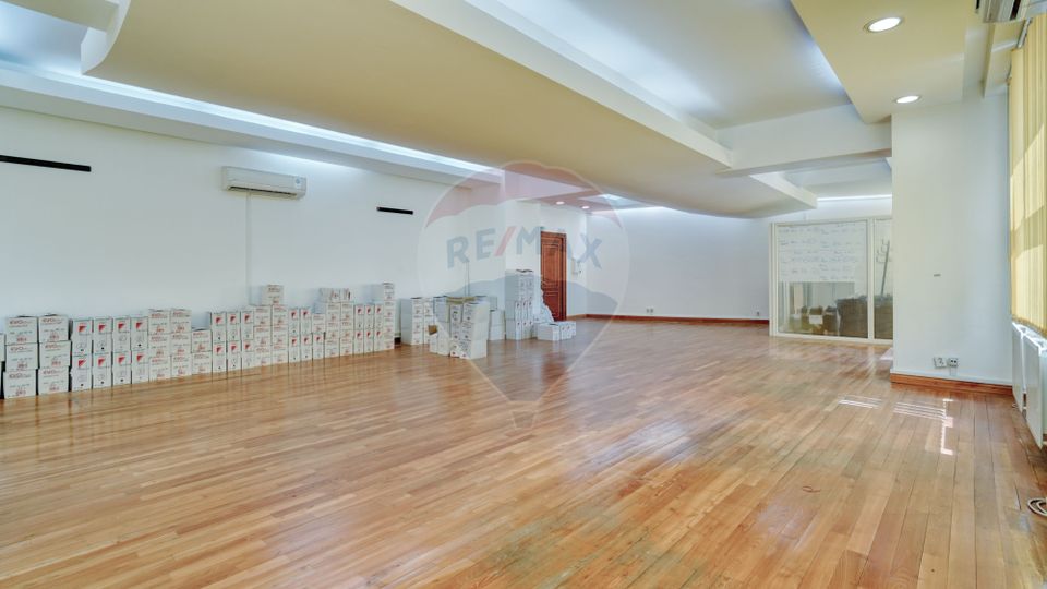 Birou de închiriat în clădire de birouri, Brașov, lângă Prefectura