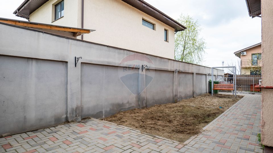 4 room House / Villa for sale, Exterior Est area