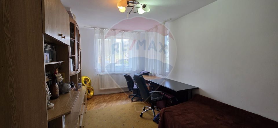 5 room House / Villa for sale