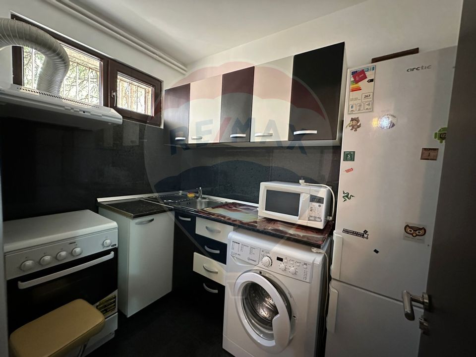 Garsoniera de inchiriat in Titan