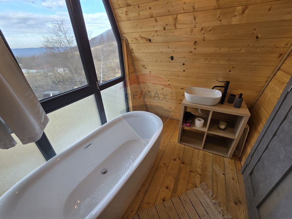 Proprietate Specială în Gura Râului, Sibiu – Două Cabane A-Frame