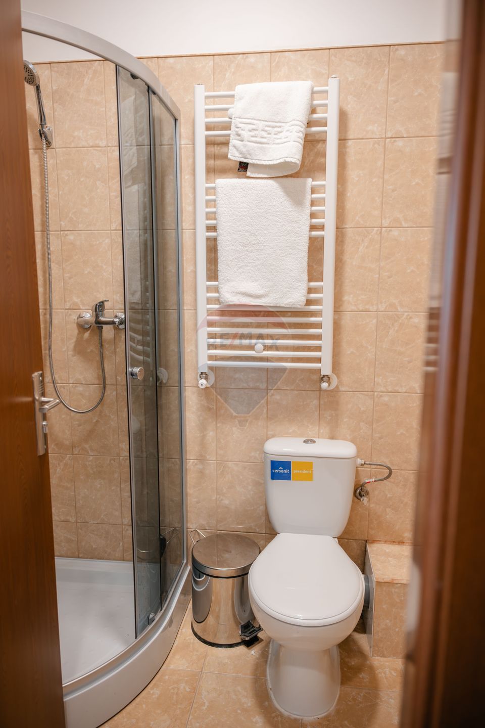 1,132sq.m Commercial Space for sale