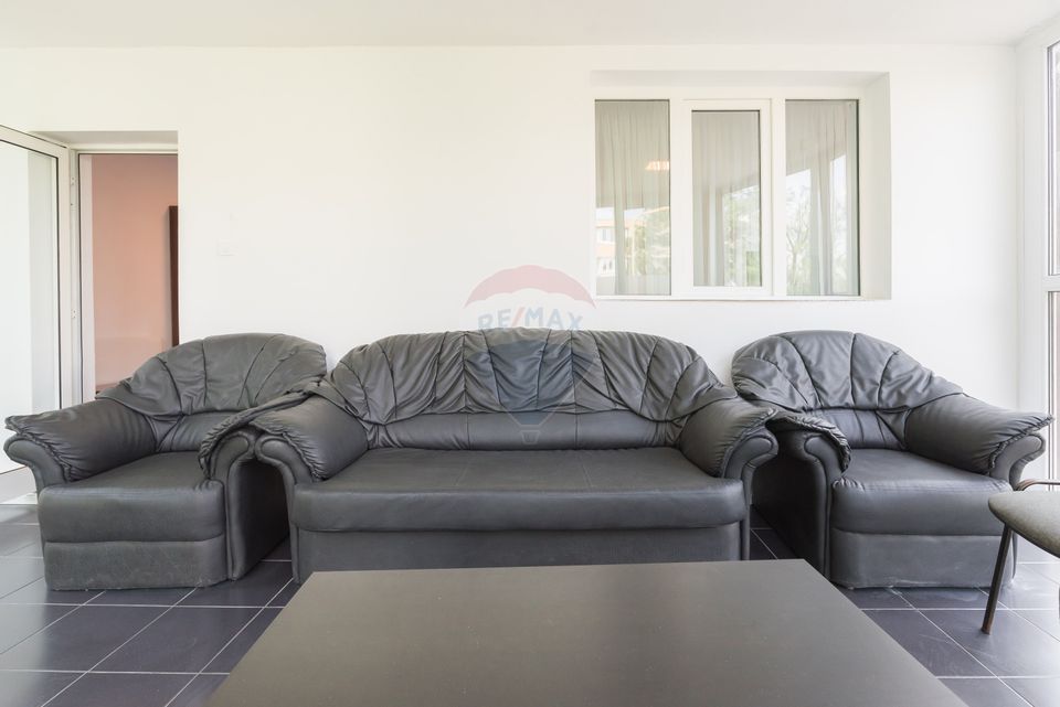 Hotel cu 23 unități de cazare, 2 săli de ședință, locație excelentă