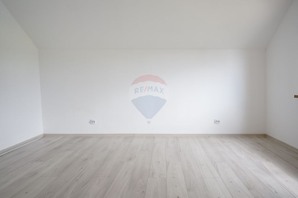 Rezervata! Casă individuală și luminoasă cu 4 camere în Tărlungeni