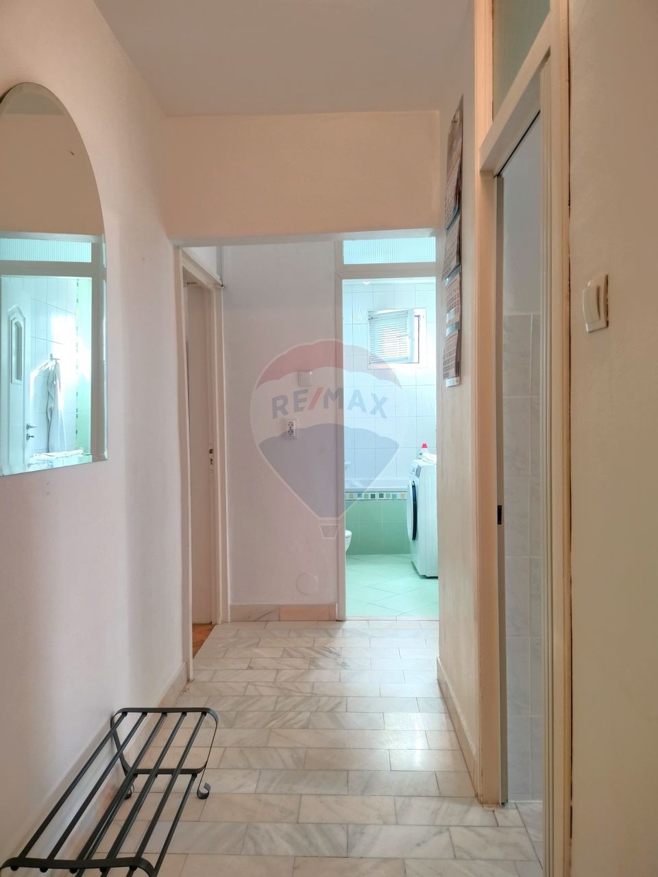 Apartament cu 2 camere de închiriat în zona Sud-Est