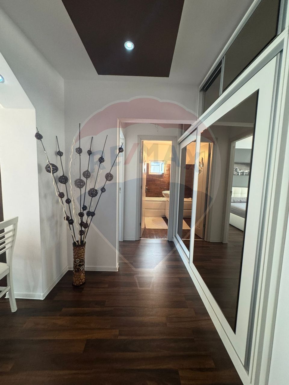 Doua decomandate str. Gen. Magheru, etc.3/4, mobilat și utilat