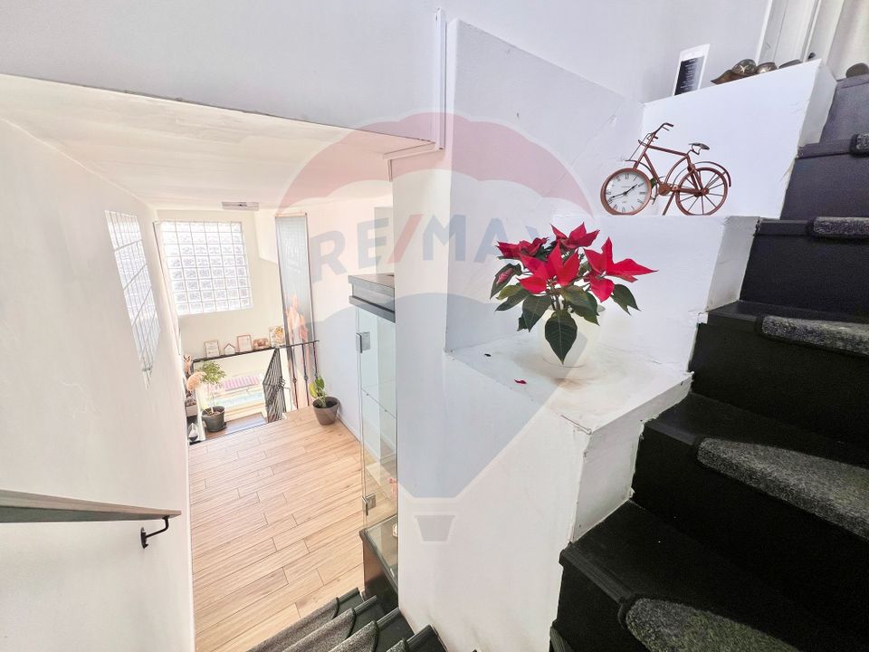 12 room House / Villa for sale, Decebal area