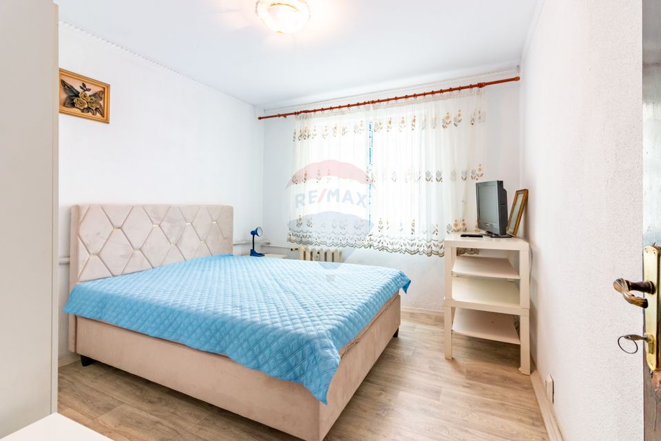 Apartament cu 3 camere de vânzare în zona Sebastian