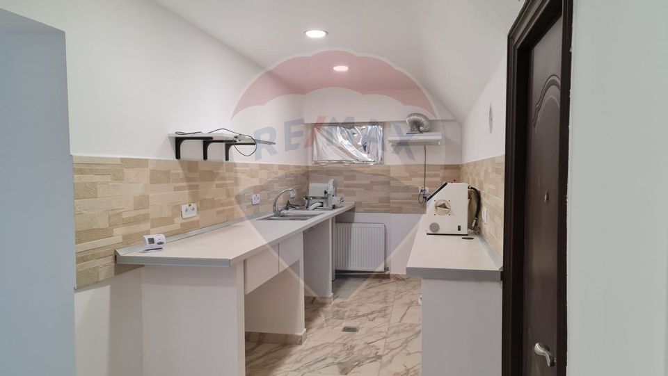 Apartament cu 2 camere decomandat de vânzare Centru