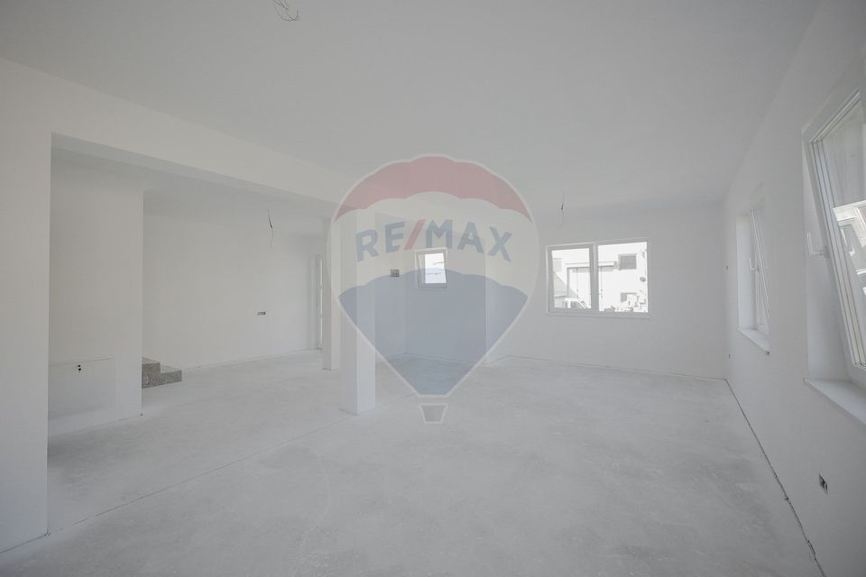 Casă nouă cu 3 Dormitoare, de Vânzare, zona Ioșia