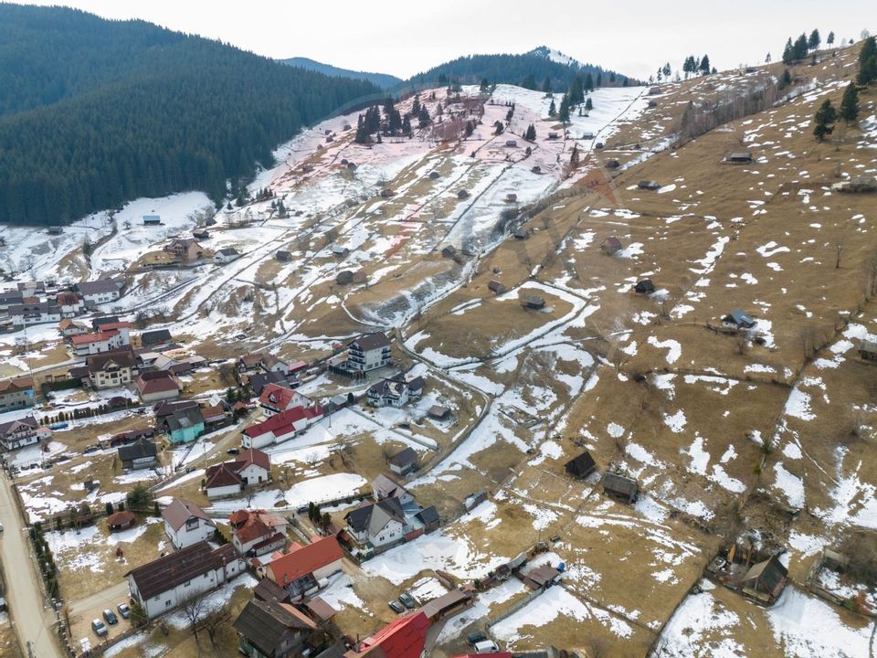 Land 1,091sqm Moieciu de Sus / Strada Valea Bangaleasa